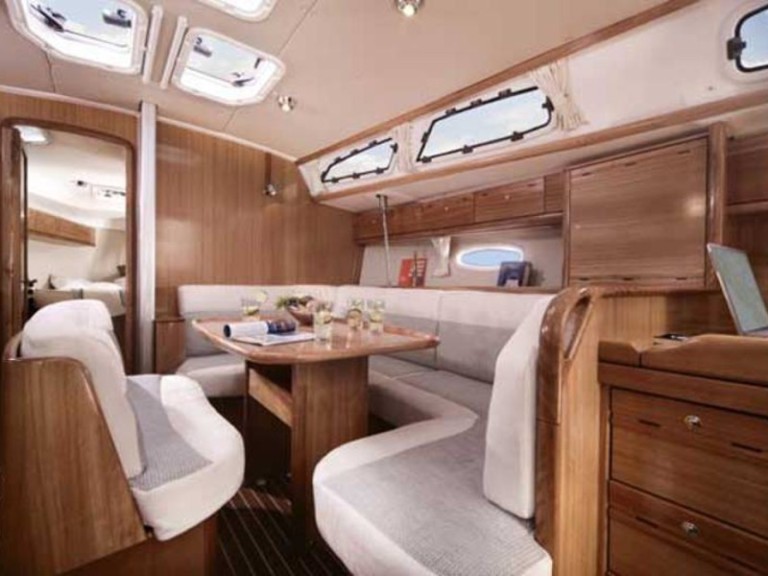 Yacht hire Palma de Mallorca cheap Bavaria 40 Cruiser