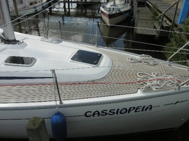 Sailboat hire in Lemmer - Bavaria Cruiser 37