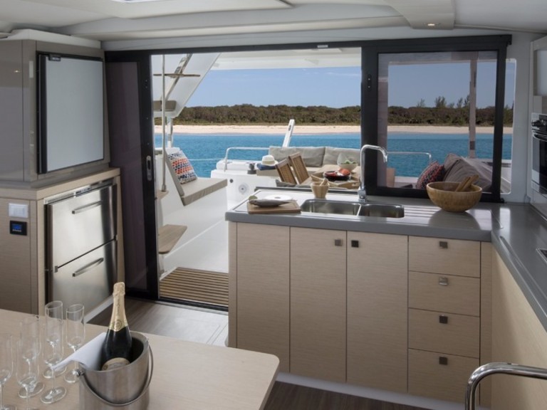 Catamaran hire in Praslin Island - Fountaine Pajot Lucia 40