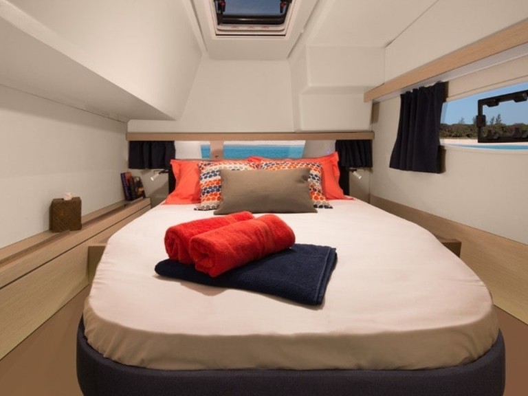 Yacht hire Bas du Fort cheap Lucia 40