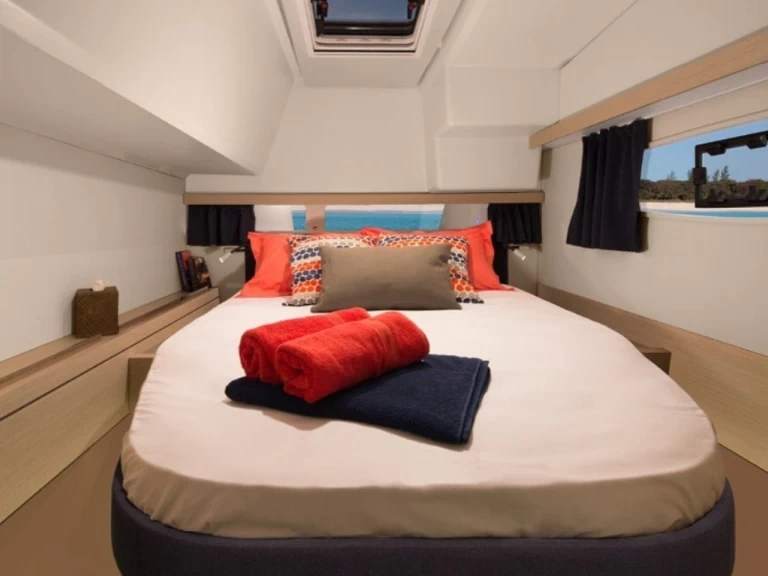 Yacht hire Bas du Fort cheap Lucia 40