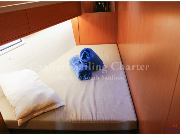 Hire Sailboat with or without skipper Bavaria Golfo Aranci