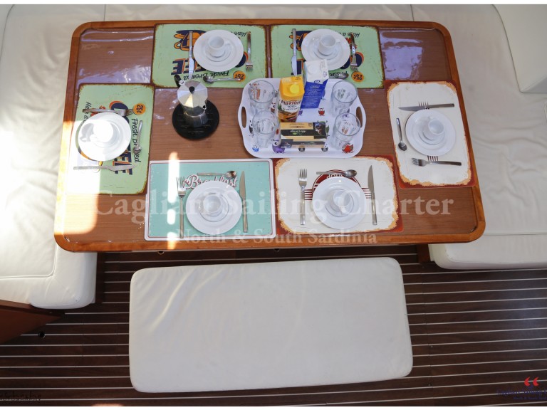 Sailboat hire in Alghero - Bavaria Cruiser 51