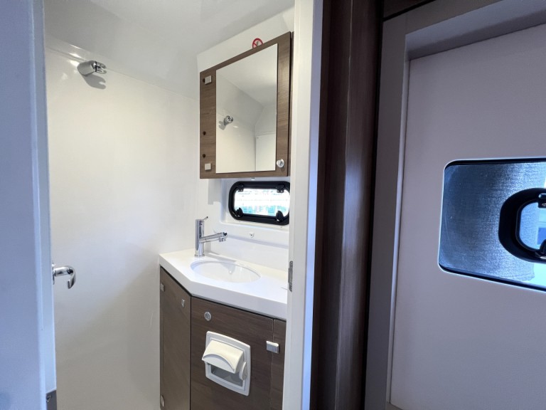 Yacht hire Alimos cheap Bali 4.8 (6+2 cab)