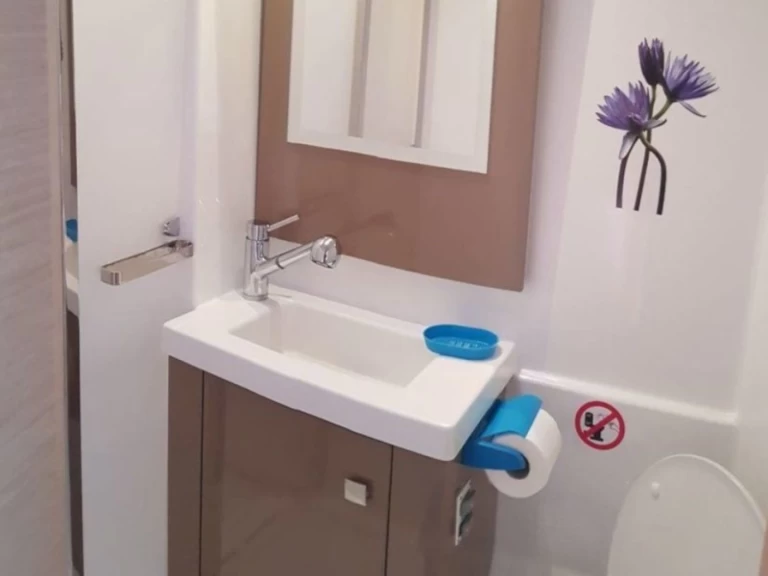 Yacht hire Lávrio cheap Astrea 42