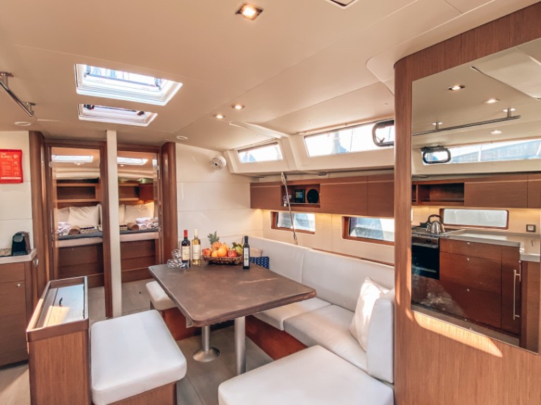 Yacht hire Alimos cheap Oceanis 46.1