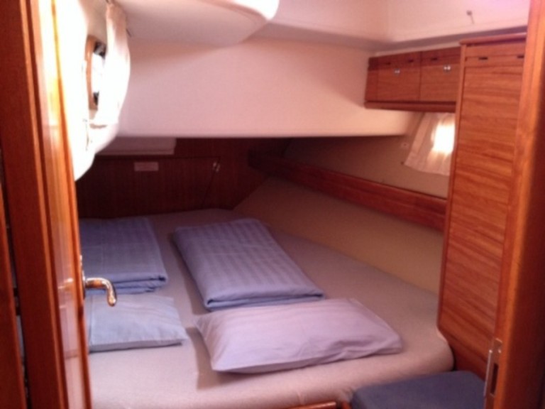 Hire a Bavaria Bavaria 46 Punat