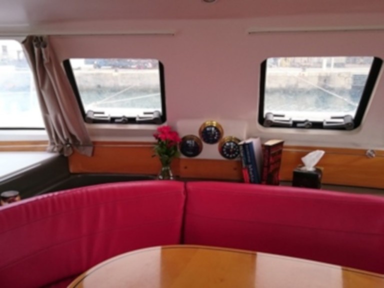 Hire Catamaran Fountaine Pajot with a boat licence