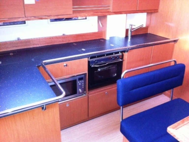 Sailboat hire in Trogir - Bavaria Cruiser 45