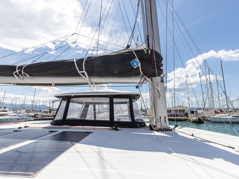 Catamaran hire in Rogoznica - Lagoon Lagoon 42