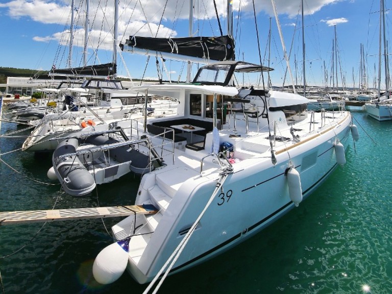 Hire a Lagoon Lagoon 39 Sukošan