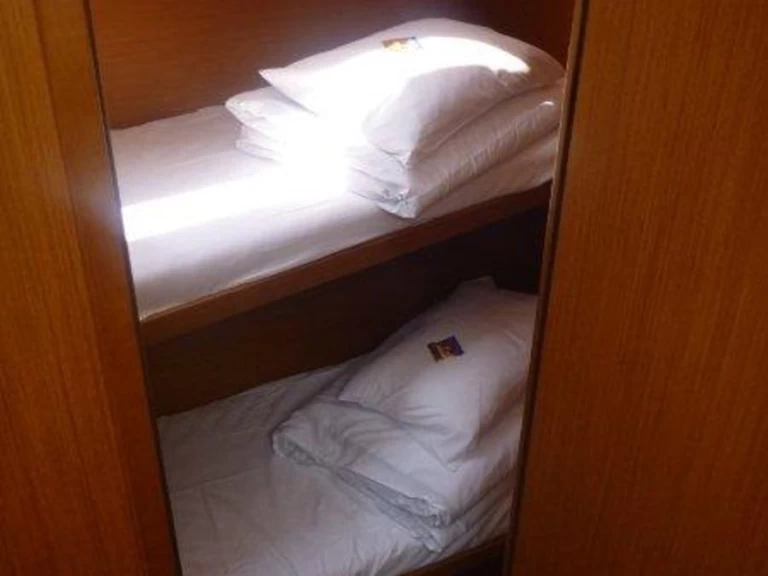 Hire Sailboat with or without skipper Jeanneau Sukošan