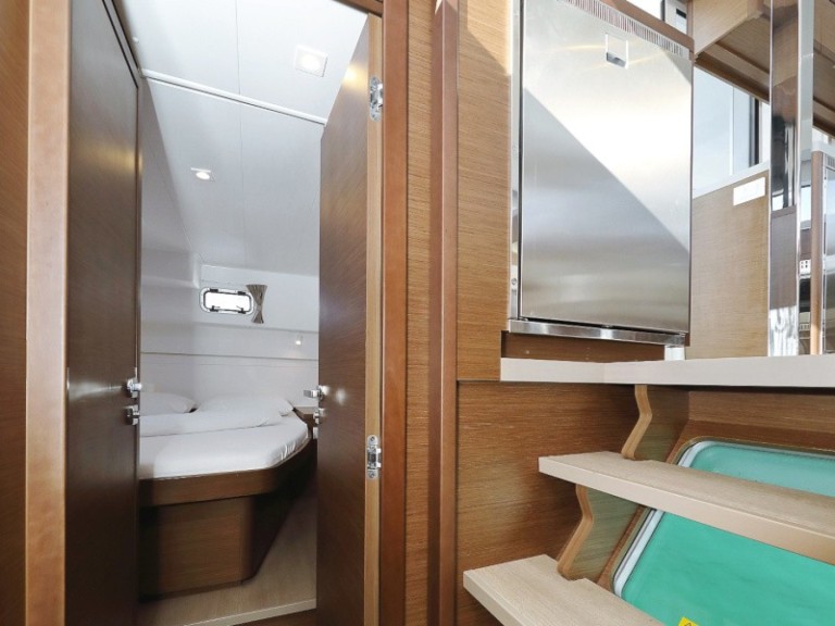 Catamaran hire in Sukošan - Lagoon Lagoon 40 (2)