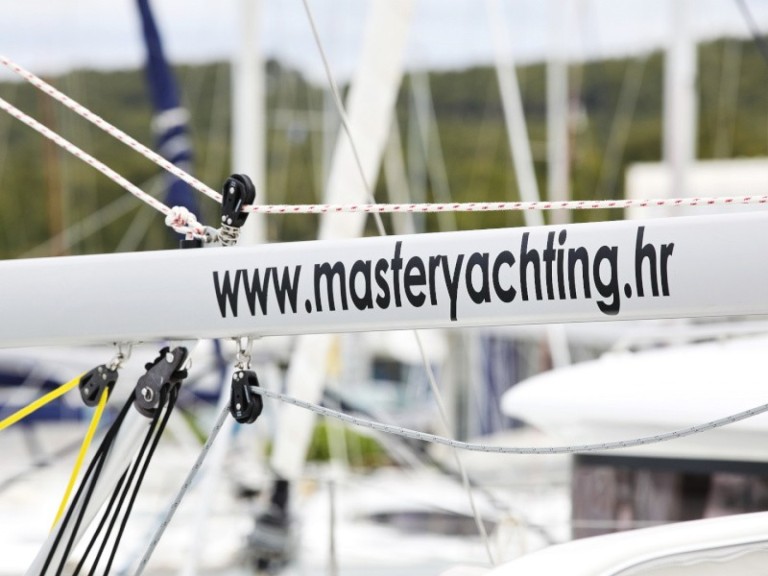 Sailboat to hire Sukošan at the best price