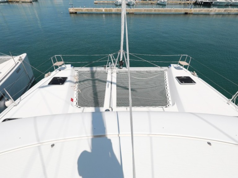 Catamaran hire in Sukošan - Lagoon Lagoon 42