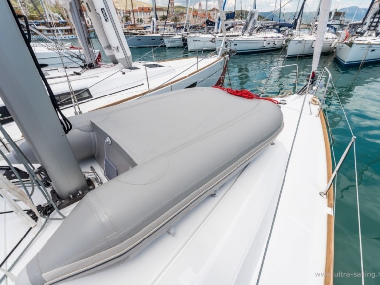 Hire Sailboat Bénéteau with a boat licence