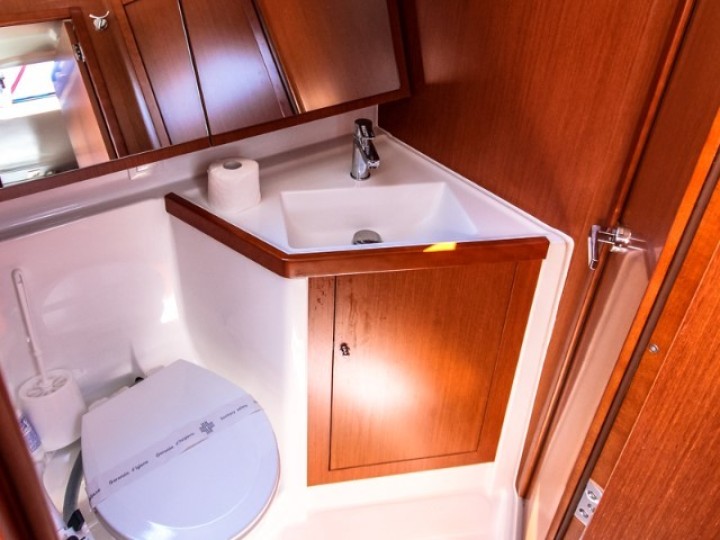 Yacht hire Pomer cheap Oceanis 41.1