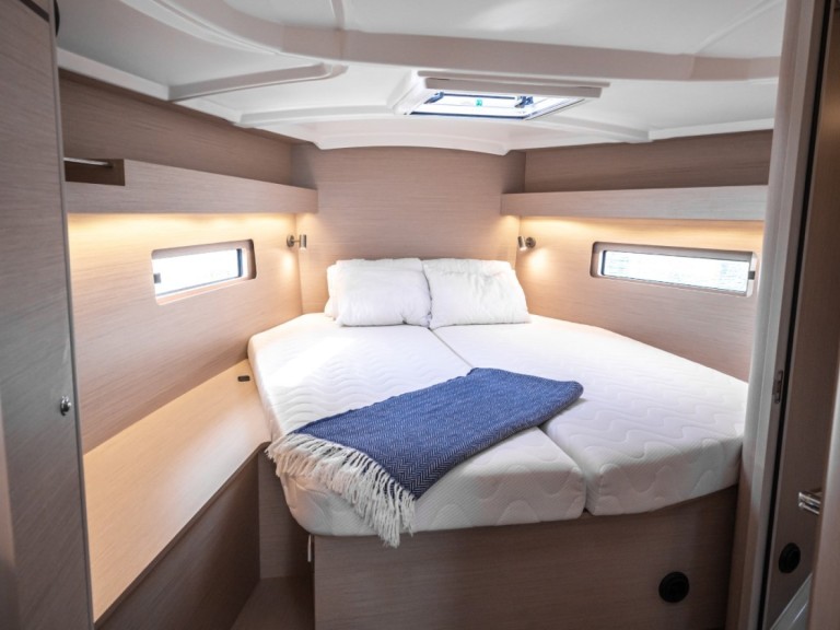 Yacht charter Pomer - Bénéteau Oceanis 40.1 on SamBoat