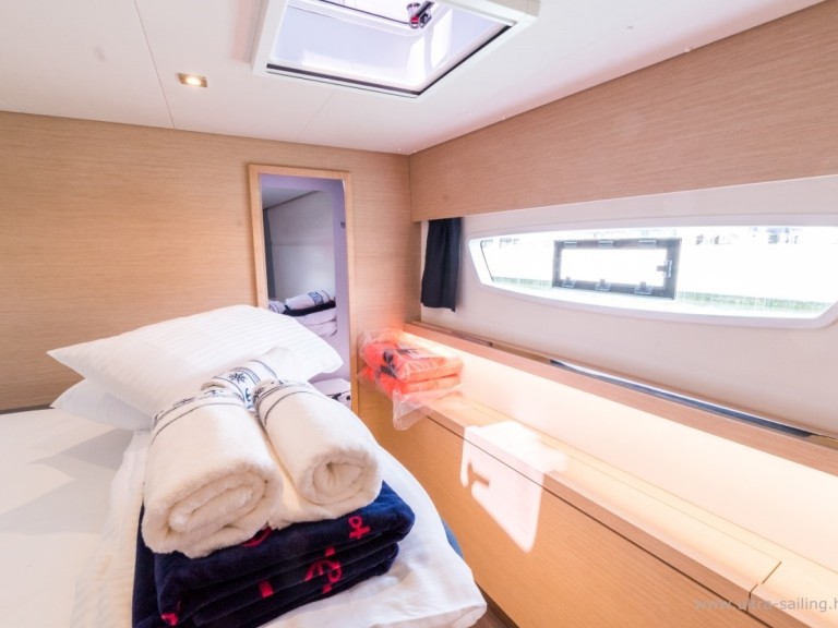 Yacht hire Split cheap Saba 50