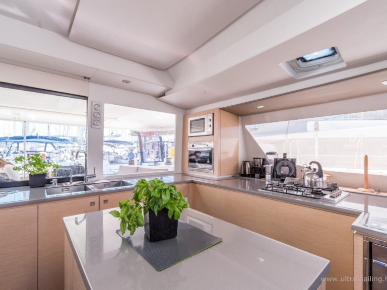 Hire Catamaran with or without skipper Fountaine Pajot Split