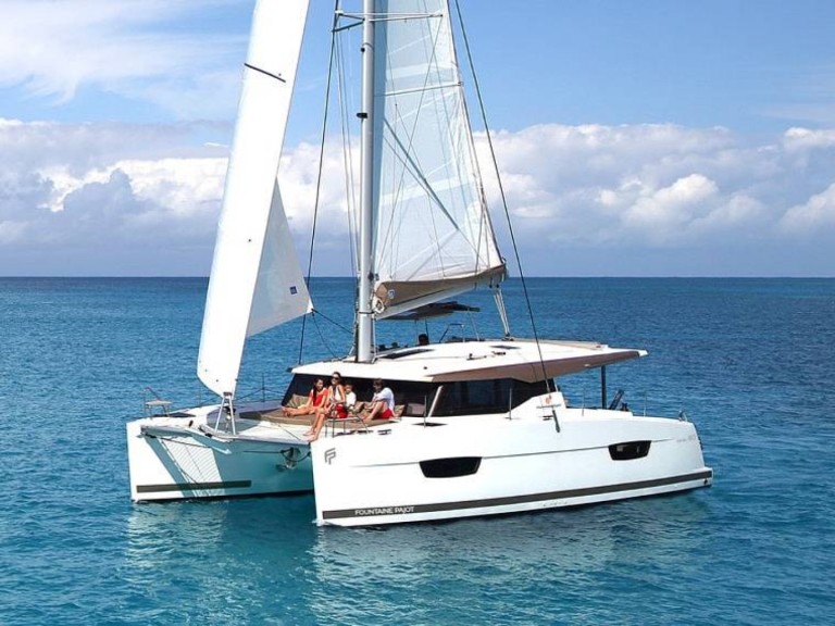 Yacht hire Arzon cheap Lucia 40