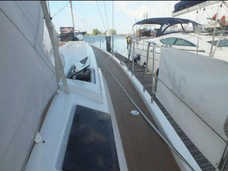 Hire Sailboat with or without skipper Hanse Cogolin