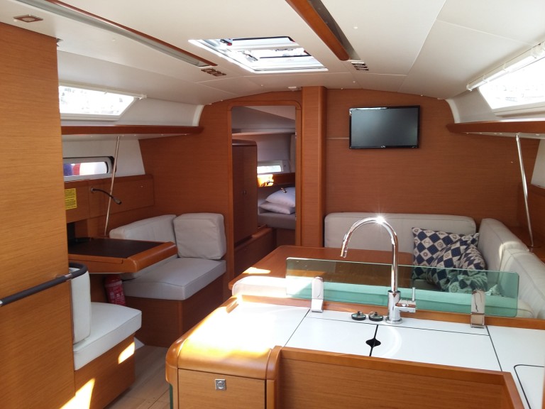 Sailboat hire in Marina de Palamós - Jeanneau Sun Odyssey 419