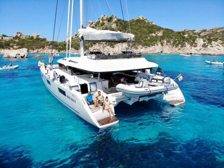 Yacht hire Antigua cheap Lagoon 620