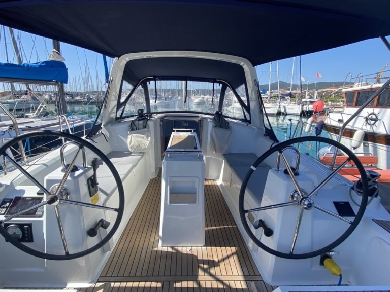 Bénéteau Oceanis 35.1 charter bareboat or skippered in  Castiglioncello