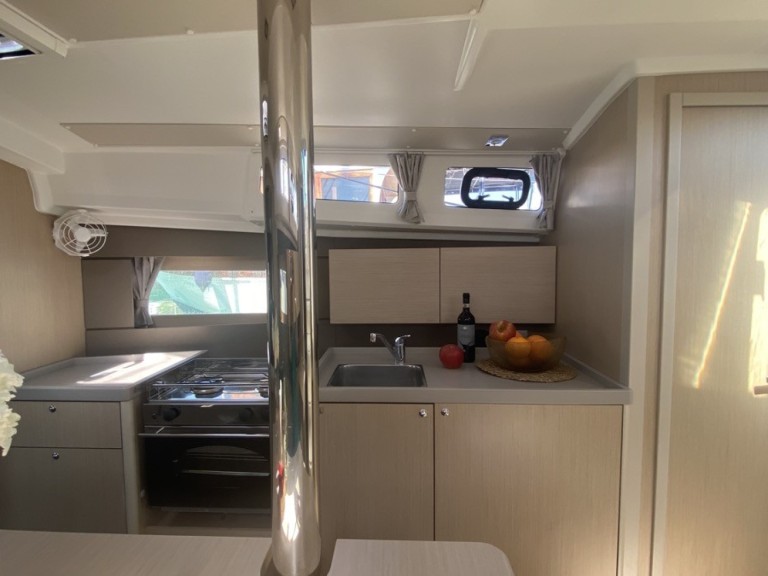 Yacht charter Castiglioncello - Bénéteau Oceanis 35.1 on SamBoat