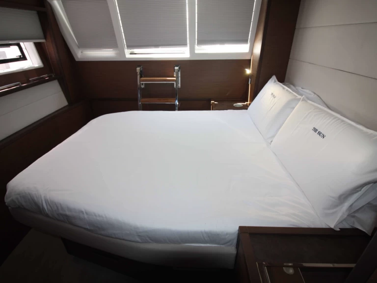 Yacht hire Bas du Fort cheap Lagoon 620