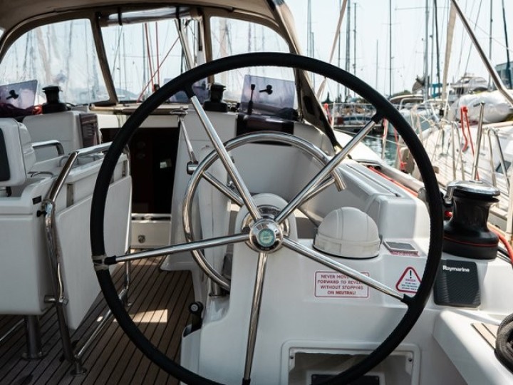 Hire a Jeanneau Sun Odyssey 419 Lefkáda