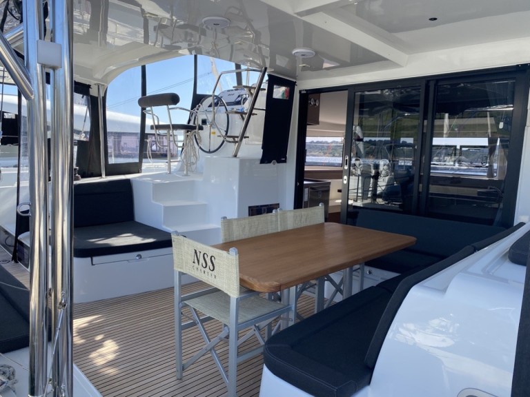 Catamaran hire in Cugnana Verde - Lagoon Lagoon 42