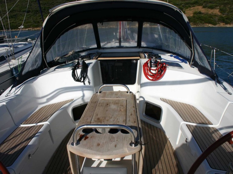 Yacht charter Cugnana Verde - Jeanneau Sun Odyssey 44i on SamBoat