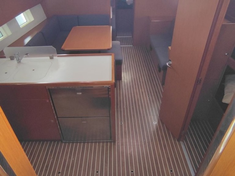 Hire a Bavaria Bavaria C45 Alimos