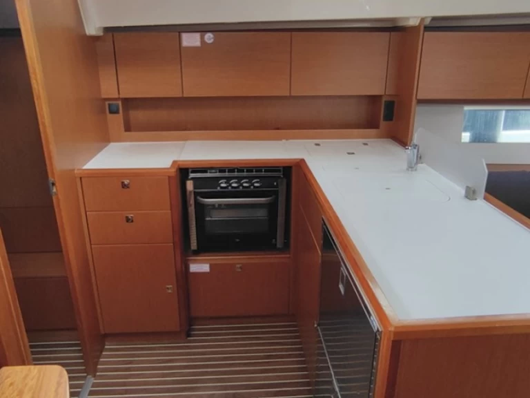 Sailboat hire in Alimos - Bavaria Bavaria C45