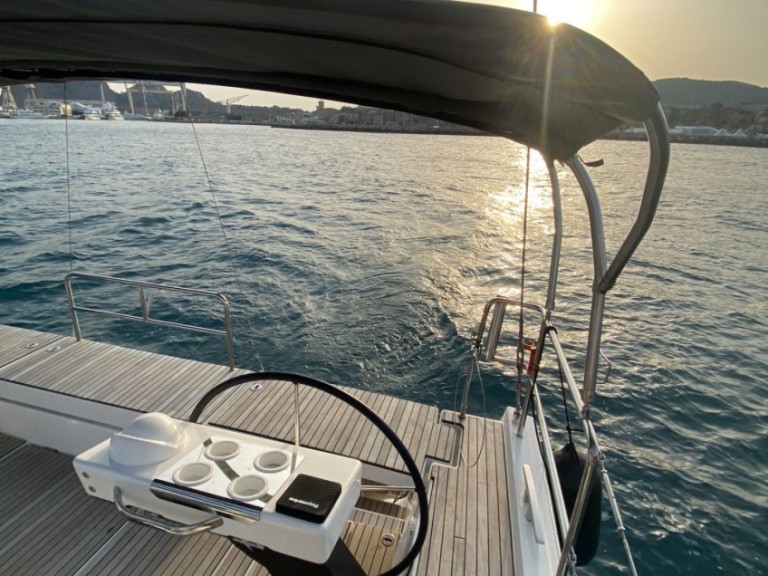 Yacht charter Marseille - Dufour Dufour 470 on SamBoat