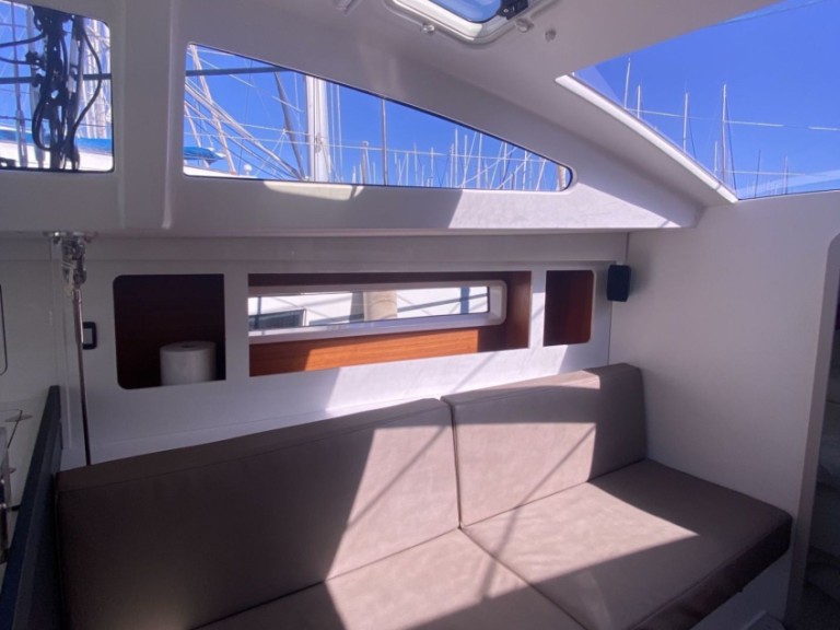 Yacht charter Marseille - RM RM 1270 on SamBoat