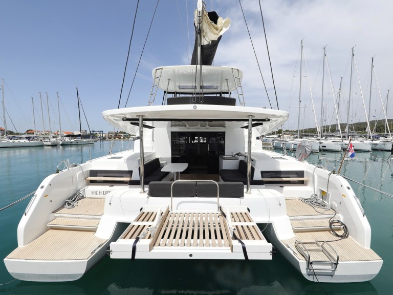 Yacht charter Sukošan - Lagoon Lagoon 50/6 cab on SamBoat