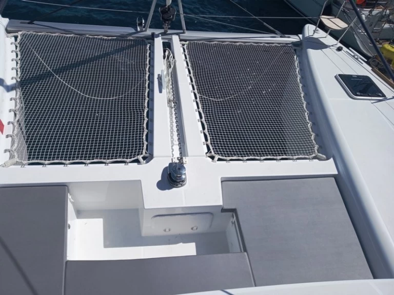 Hire Catamaran Lagoon with a boat licence