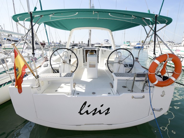 Yacht charter Sitges - Bénéteau Oceanis 38 on SamBoat