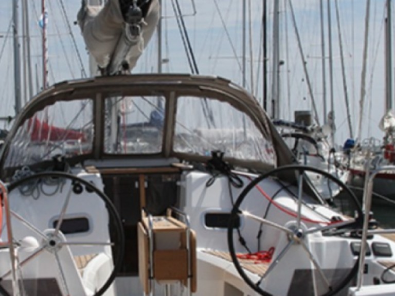 Sailboat hire in La Trinité-sur-Mer - Jeanneau Sun Odyssey 349