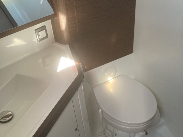 Sailboat hire in Alimos - Bénéteau Oceanis 46.1