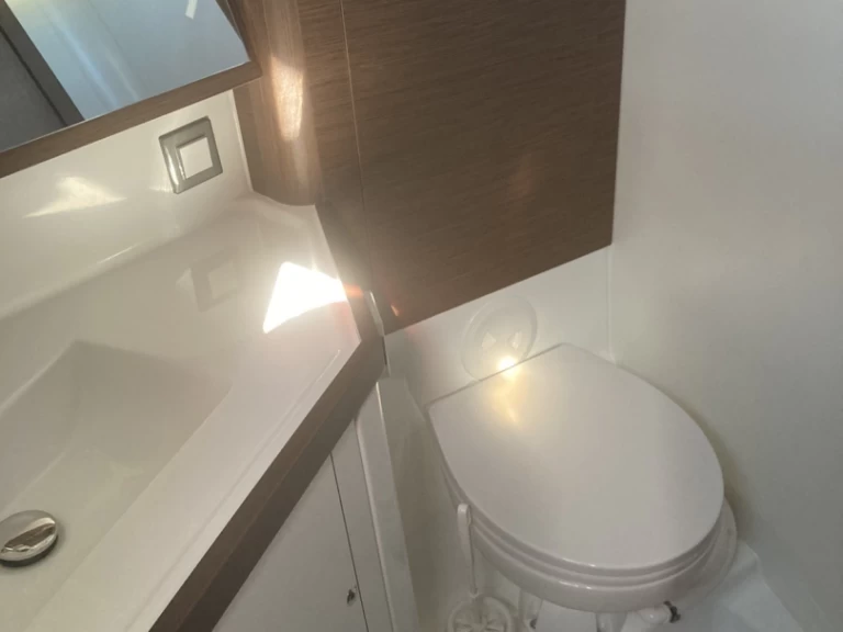 Sailboat hire in Alimos - Bénéteau Oceanis 46.1