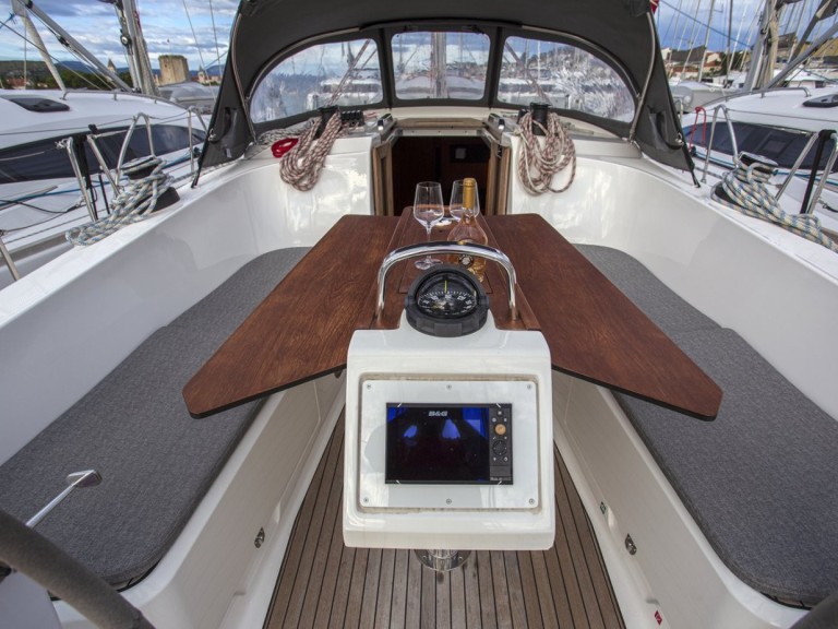 Yacht charter Zadar - Bavaria Cruiser 41 on SamBoat