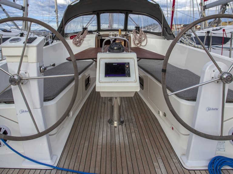 Hire a Bavaria Cruiser 41 Zadar