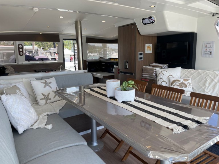 Yacht hire Airlie Beach cheap Bali 4.2