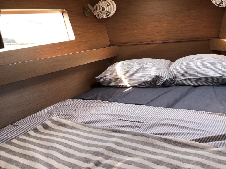 Bénéteau Oceanis 41.1 charter bareboat or skippered in  Kos