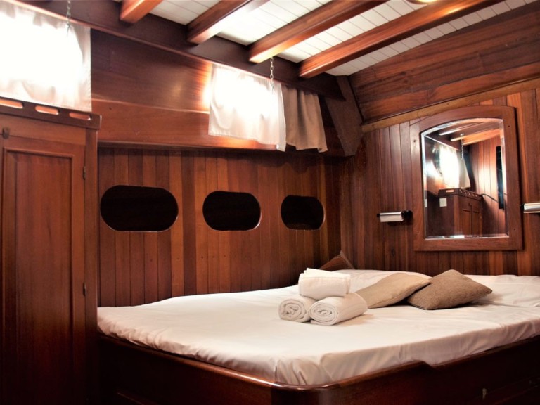 Yacht charter Lipari -  Donna Marisa (ex Lady C) on SamBoat