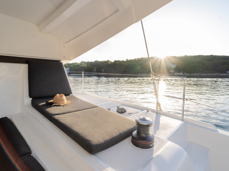 Hire Catamaran Lagoon with a boat licence